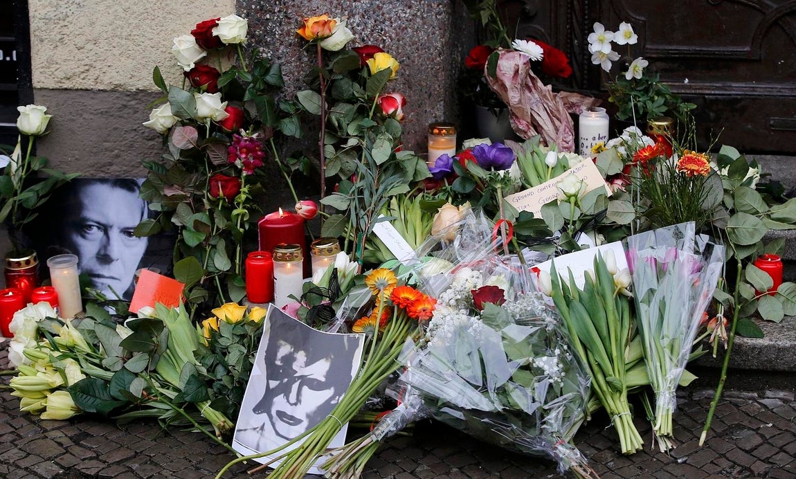 Lágrimas en todo el mundo por David Bowie