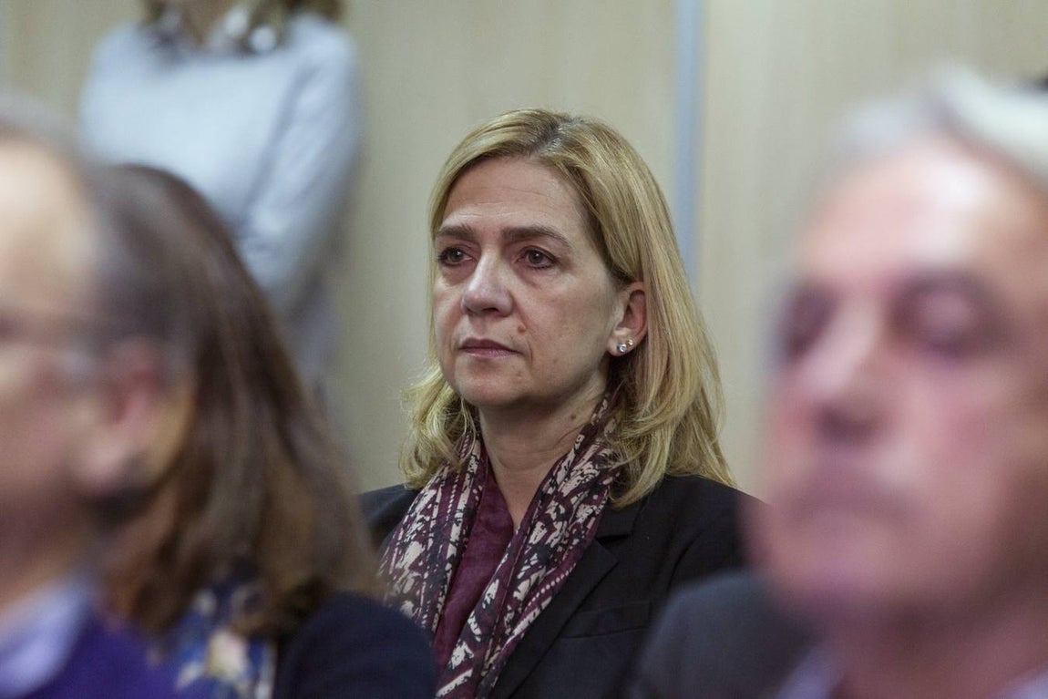 Las mejores imágenes del primer día del juicio oral del Caso Noós. Por primera vez en la historia de España, una Infanta se ha sentado en el banquillo de los acusados