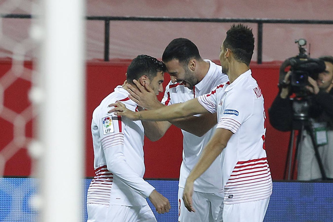 Reyes, Rami, Gameiro y Kakuta fueron los autores de los tantos en una noche de fiesta para el sevillismo