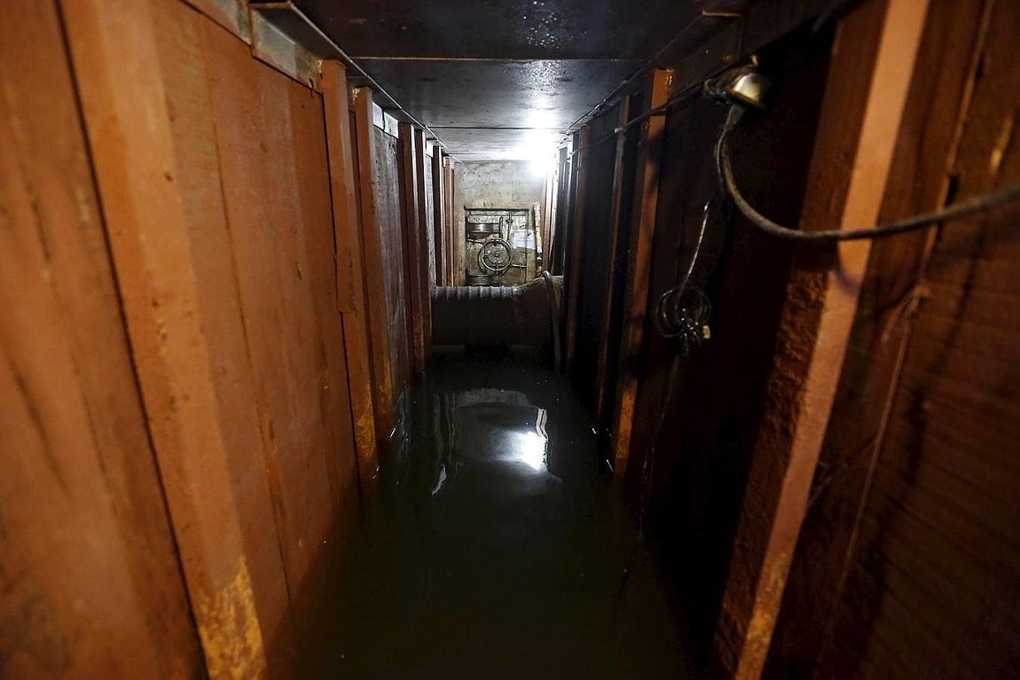 El pasadizo conducía a una compuerta que conectaba con los túneles de drenaje de la localidad.. 