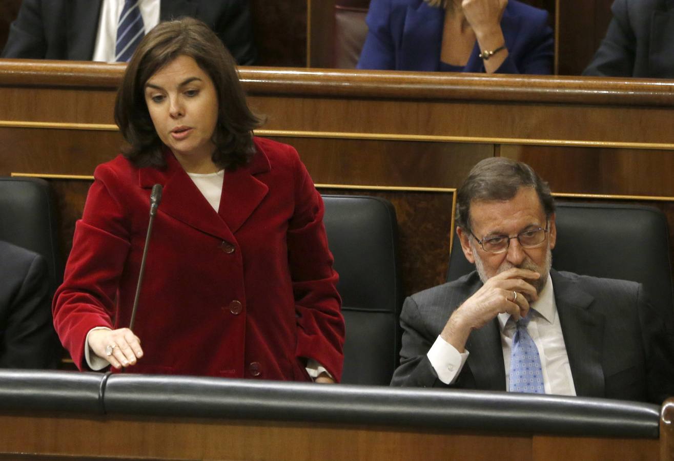 Soraya Sáenz de Santamaría, junto a Mariano Rajoy, durante la constitución de lasCortes. 