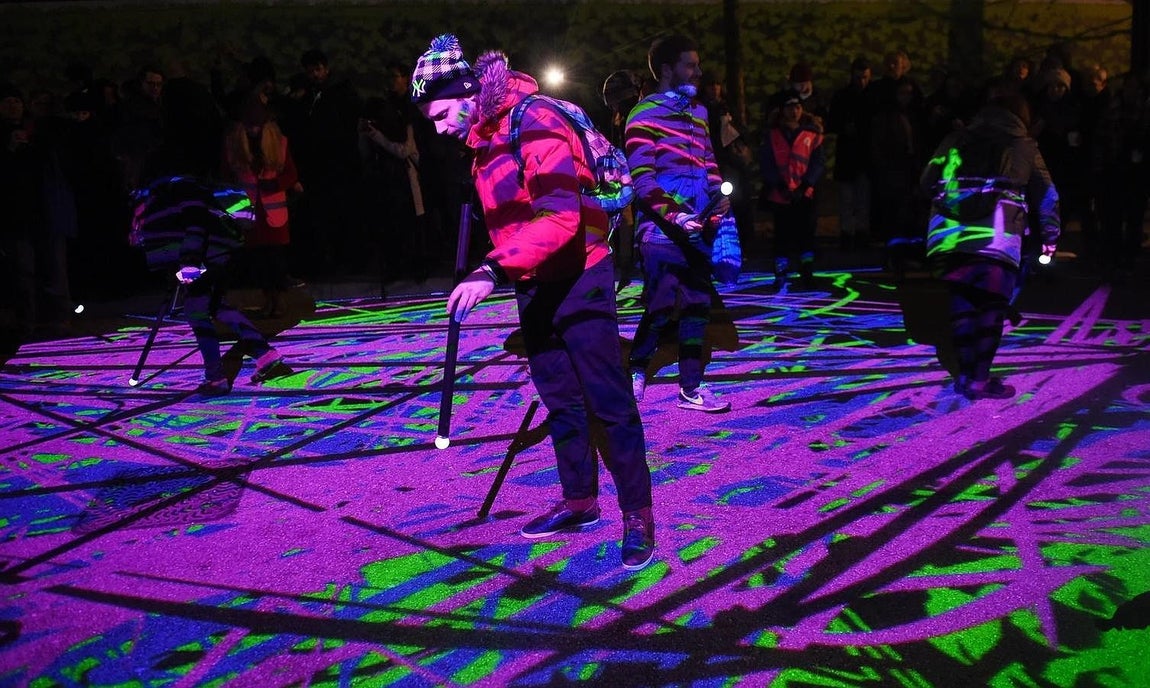 Lumiere London. Espectadores interactúan con una de las  piezas del festival