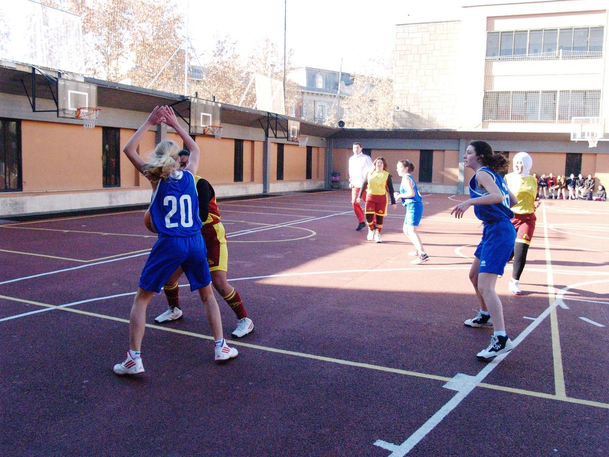 Virgen de Atocha vs Padre Piquer