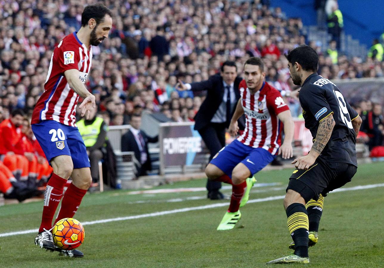 Predominó la presión alta de los dos equipos y los errores en las entregas, aunque a raíz de la expulsión de Vitolo los de Simeone llevaron la voz cantante