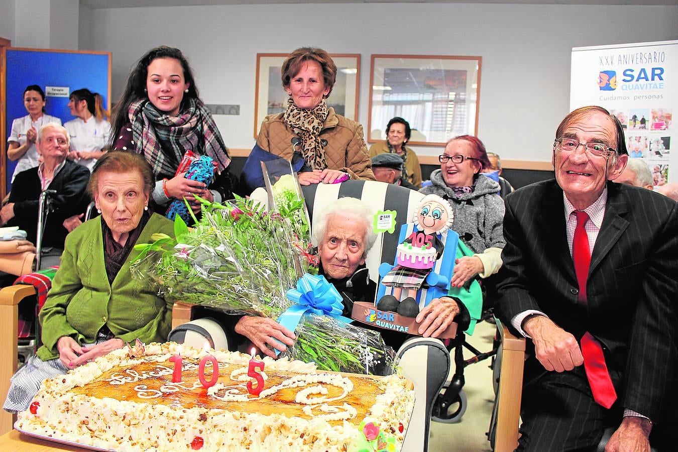 La abuela de Córdoba cumpleaños. Una de las mujeres más longevas de la provincia, sino la que más, cumplió el pasado martes 105 años. Esta mujer de Aguilar de la Frontera puede presumir de haber vivido en dos siglos. Y con una salud de hierro.