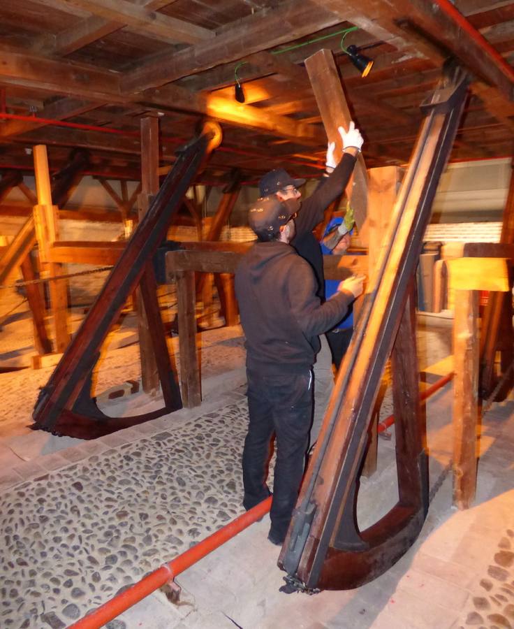 Tares de afianzado tras la elevación del pavimento. Foto R. del Cerro. 