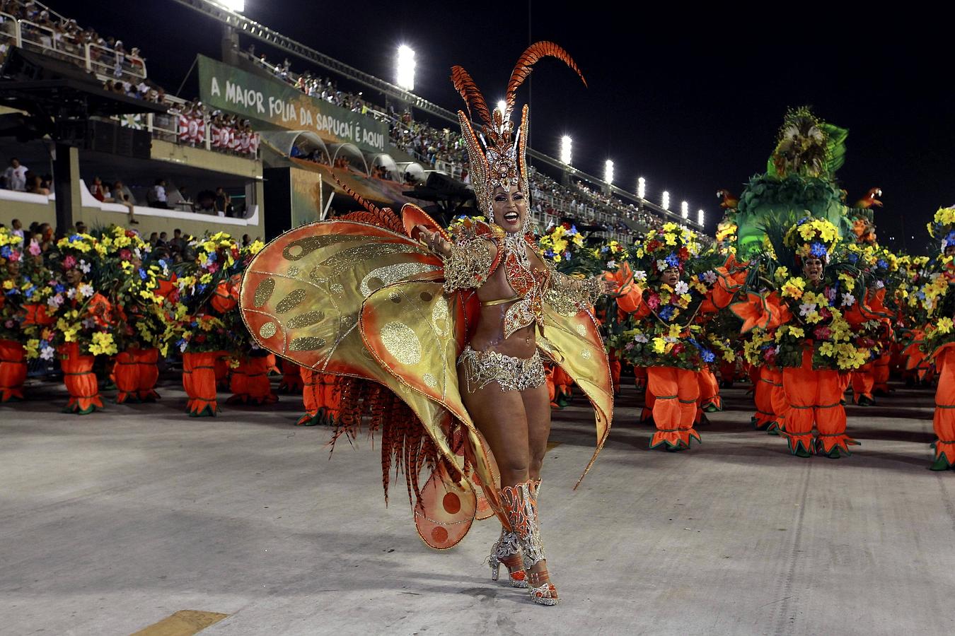 Río de Janeiro celebra el carnaval. La escuela Unidos da Tijuca cerró la noche, con un simpático homenaje al mundo rural y a la vida de los trabajadores del campo, durante el primer día de los desfiles de las escuelas de samba del Grupo Especial