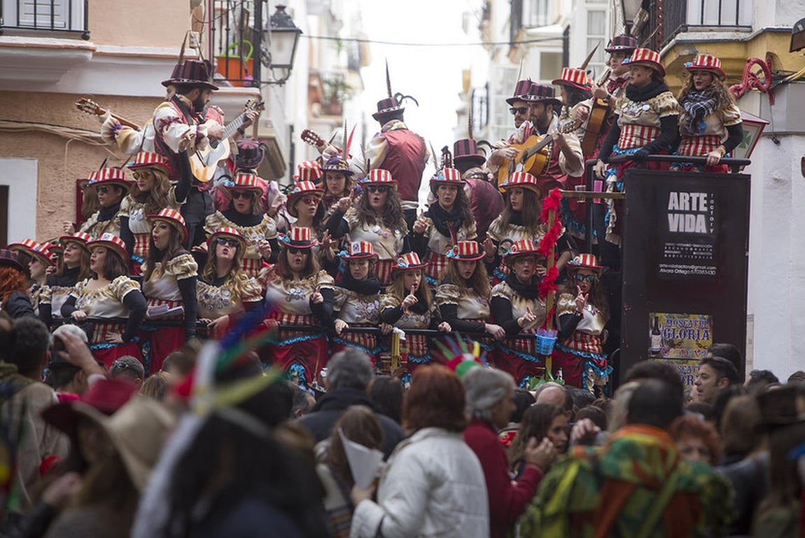 Carrusel de Coros en El Mentidero y La Viña