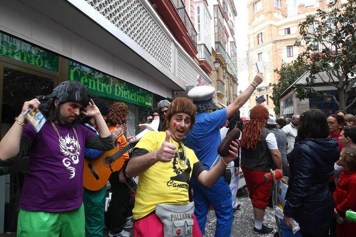 Ambiente del Domingo de Piñata de Cádiz