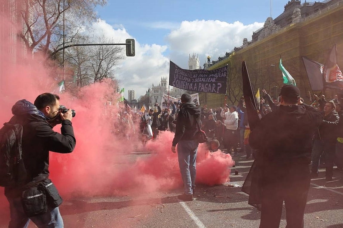 La protesta de los taxistas, en imágenes