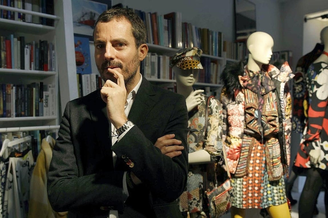 El director de Marketing de Desigual, Borja Castresana, durante la presentación de las propuestas Otoño-Invierno 2016 de la firma en la 63 edición de la Mercedes-Benz Fashion Week. 