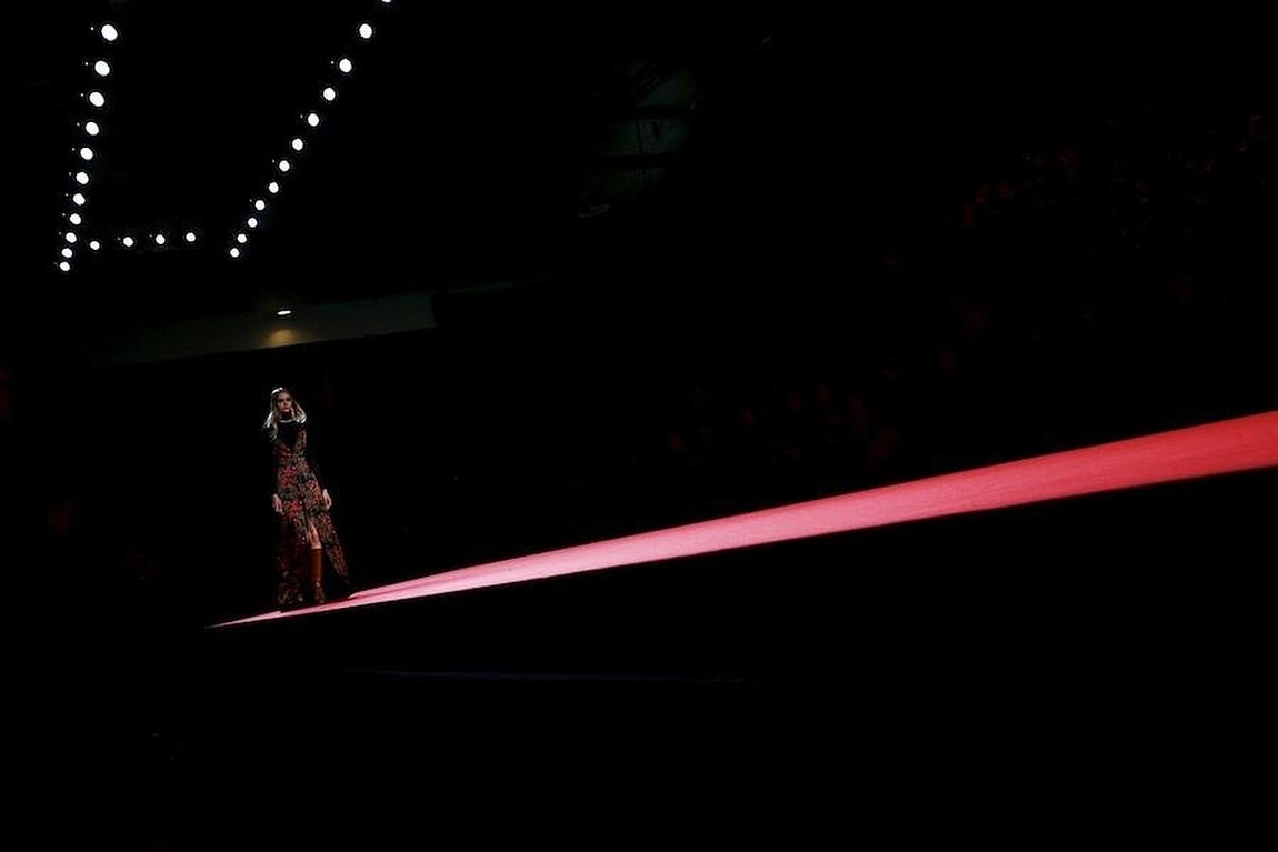 Propuestas para el Otoño-Invierno 2016-17 del diseñador Juanjo Oliva. 