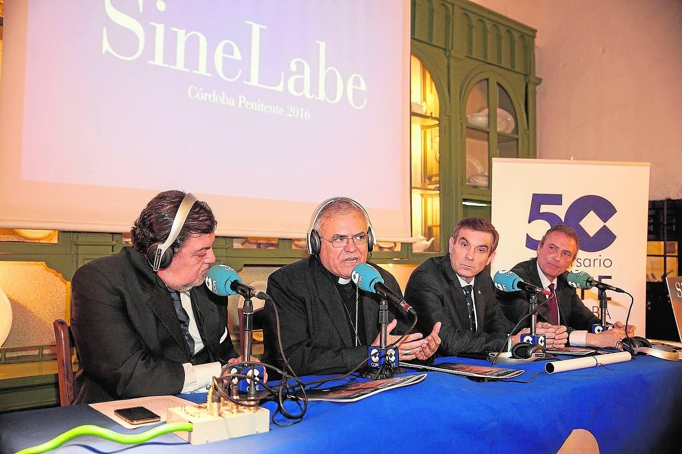 Cadena COPE presenta su revista cofrade «SineLabe». Cadena COPE, con motivo de su 50 aniversario en Córdoba, ha presentado el primer número de la revista de Cuaresma de Córdoba Penitente, «SineLabe», que dedica su portada a la Hermandad de Remedio de Ánimas. Con esta publicación «COPE enriquece su aportación a la Semana Santa de Córdoba», señalan desde la emisora. La presentación de la revista se hizo en el transcurso de un programa de radio, emitido desde Bodegas Campos, y que contó con la presencia del obispo, Demetrio Fernández, y del presidente de la Agrupación de Cofradías, Francisco Gómez Sanmiguel.