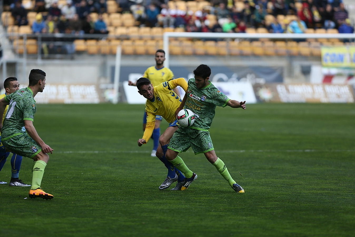 Partido Cádiz-La Hoya (1-1)