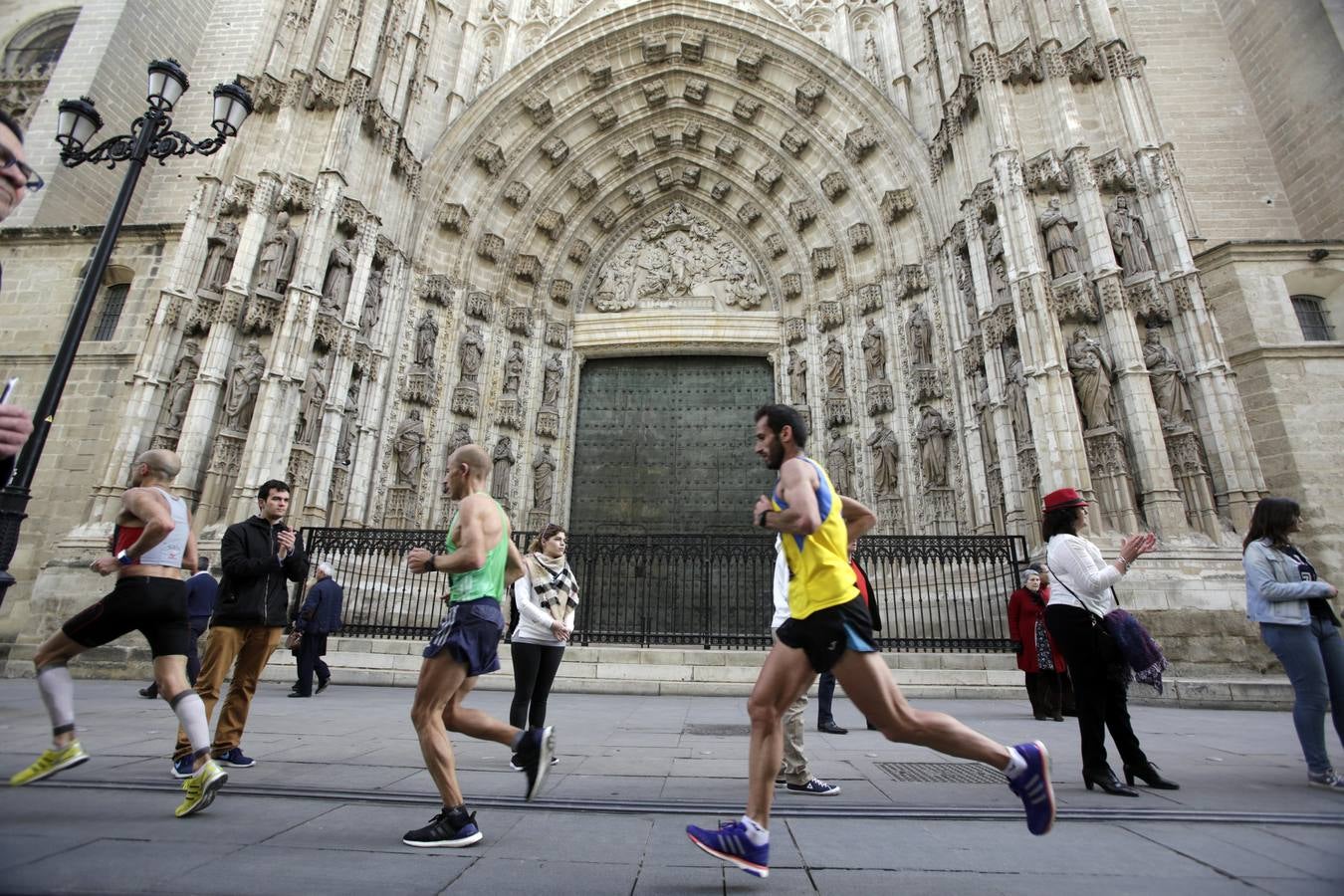 El Zurich Maratón de Sevilla 2016, en imágenes