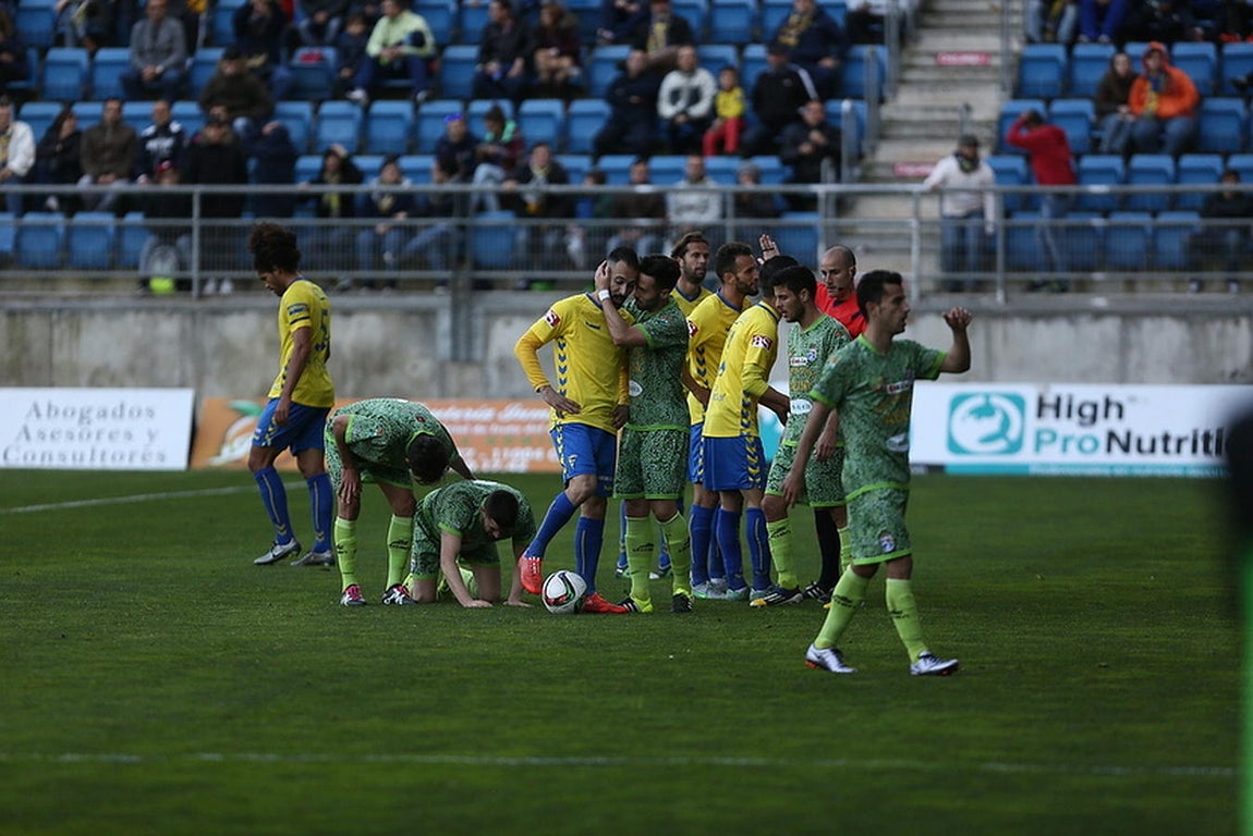 Partido Cádiz-La Hoya (1-1)