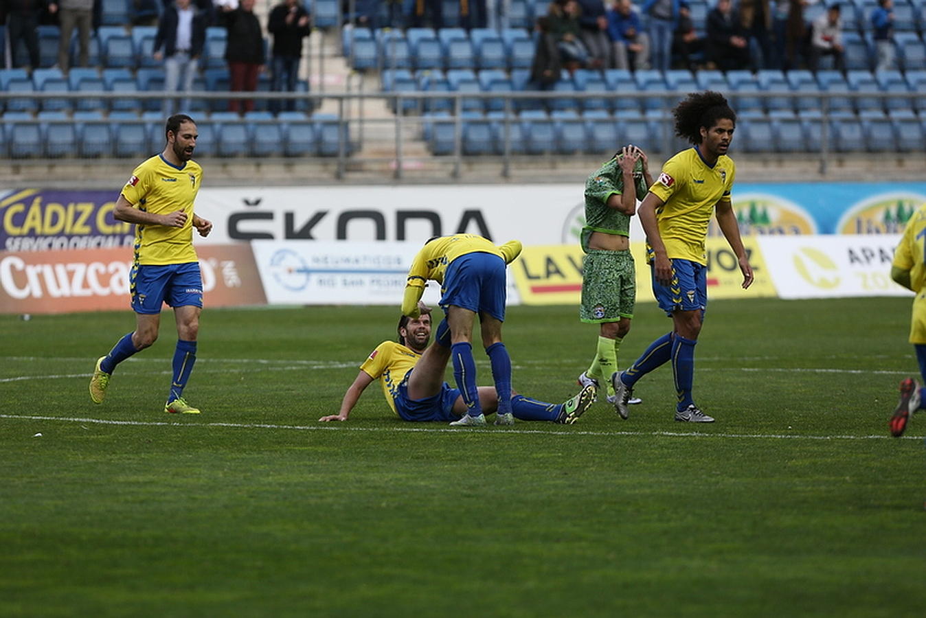 Partido Cádiz-La Hoya (1-1)