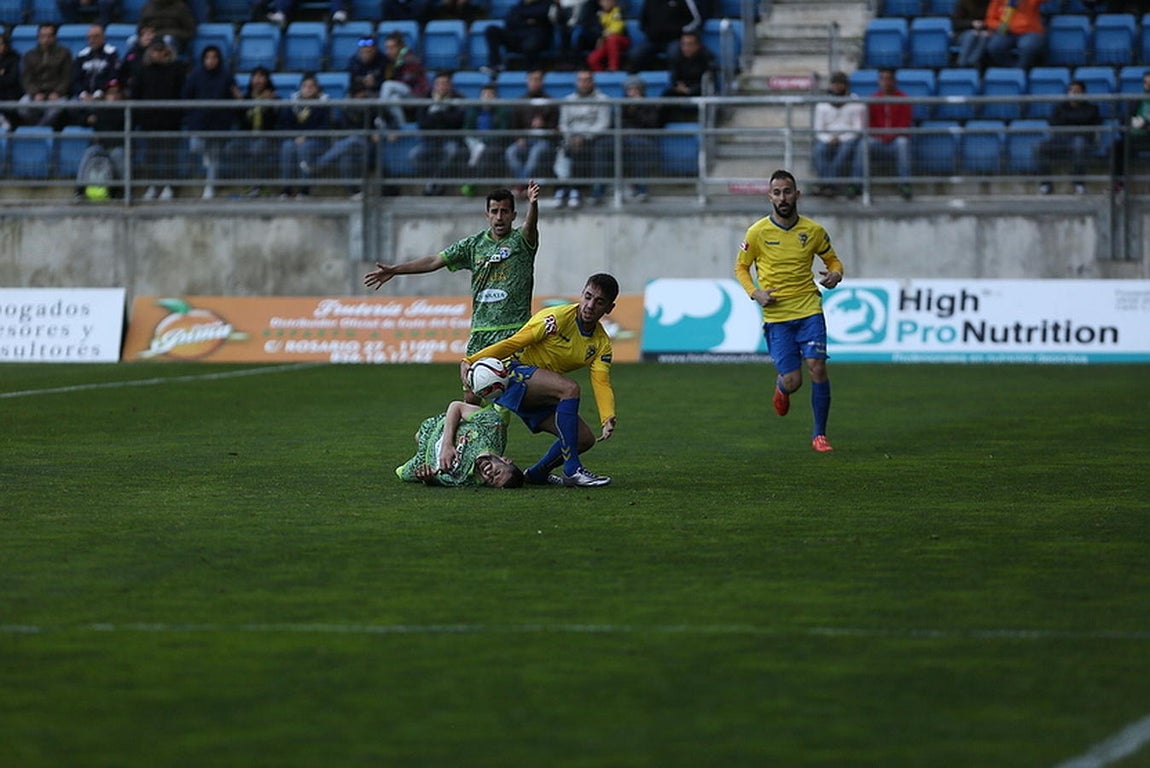 Partido Cádiz-La Hoya (1-1)
