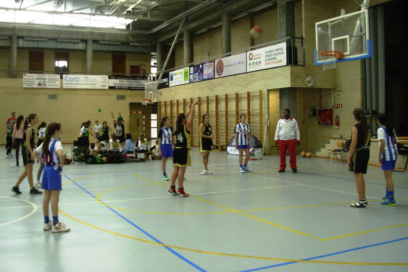 Baloncesto: Instituto Veritas vs Nuestra Señora del Recuerdo B