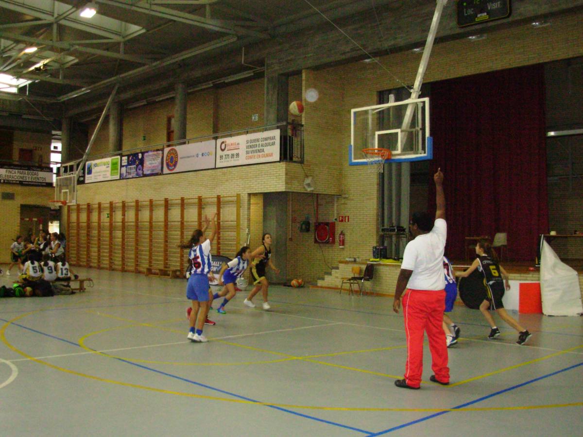 Baloncesto: Instituto Veritas vs Nuestra Señora del Recuerdo B