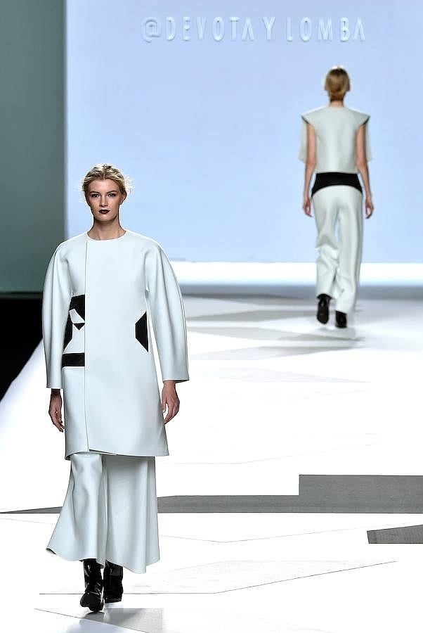 Devota &amp; Lomba apuesta por una mujer  elegante, con líneas rectas y cómodas. 