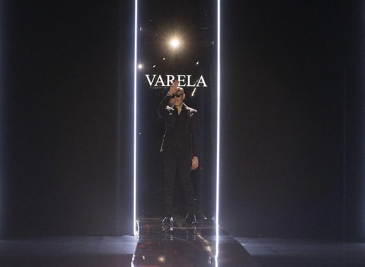 El diseñador Felipe Varela se despide tras presentar su colección en Cibeles