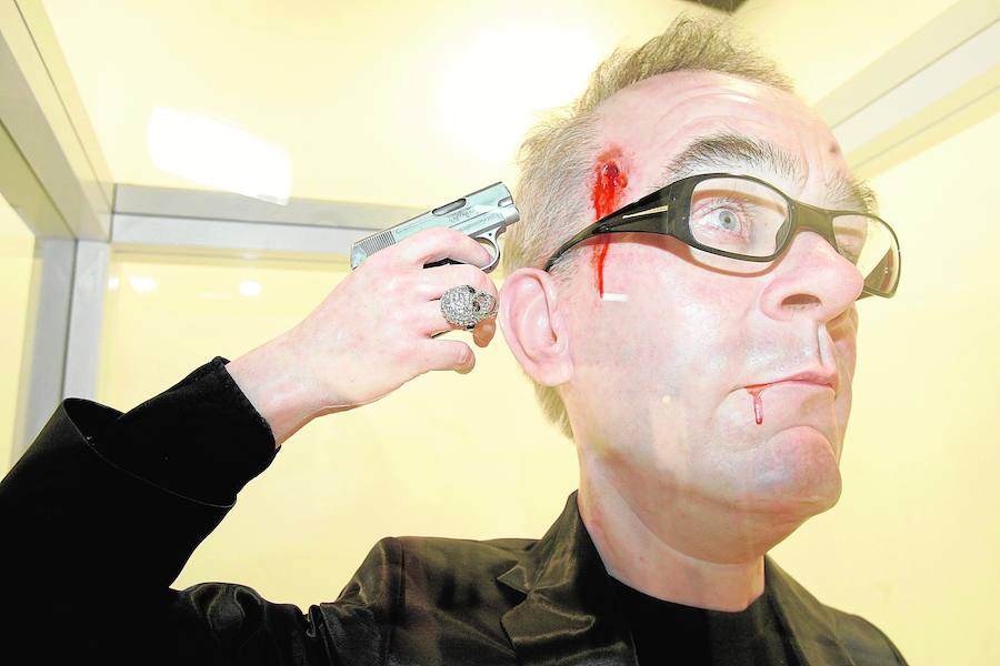 De Merino también es este Damien Hirst, «midas» del arte contemporáneo hecho polvo. 