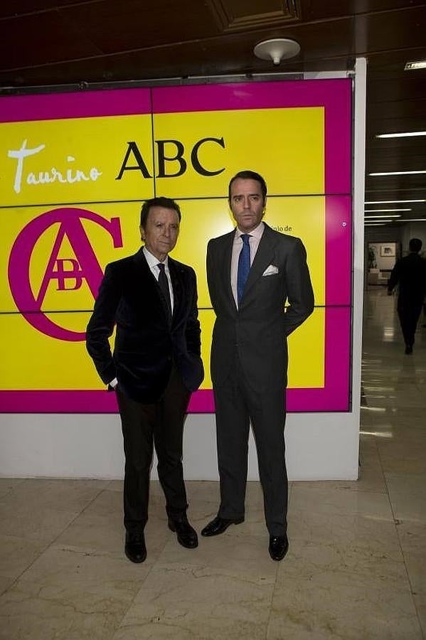 Ortega Cano y José Ignacio Uceda Leal en la entrega del VIII Premio Taurino de ABC. 