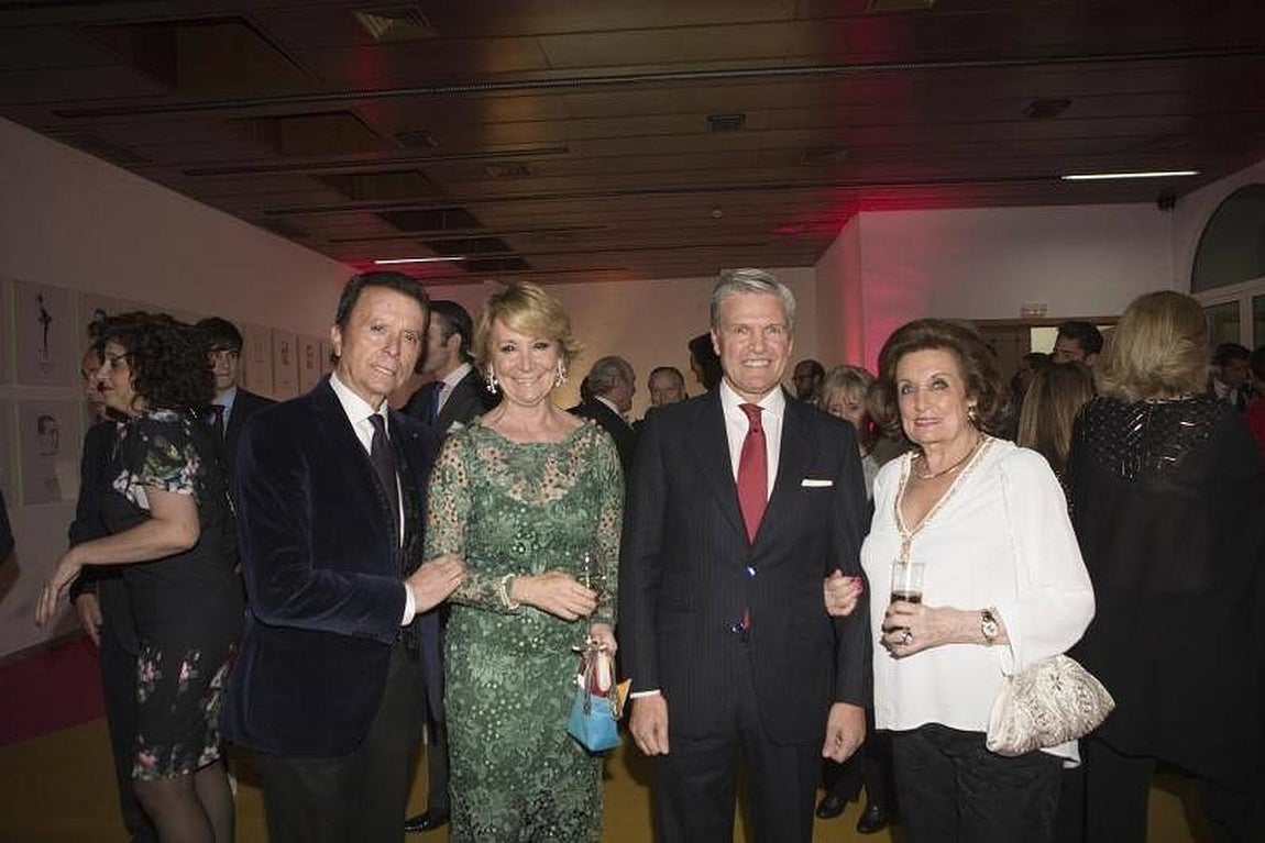 Ortega Cano, Esperanza Aguirre y Juan Antonio Ruiz «Espartaco», entre los invitados de la entrega del VIII Premio Taurino de ABC. 