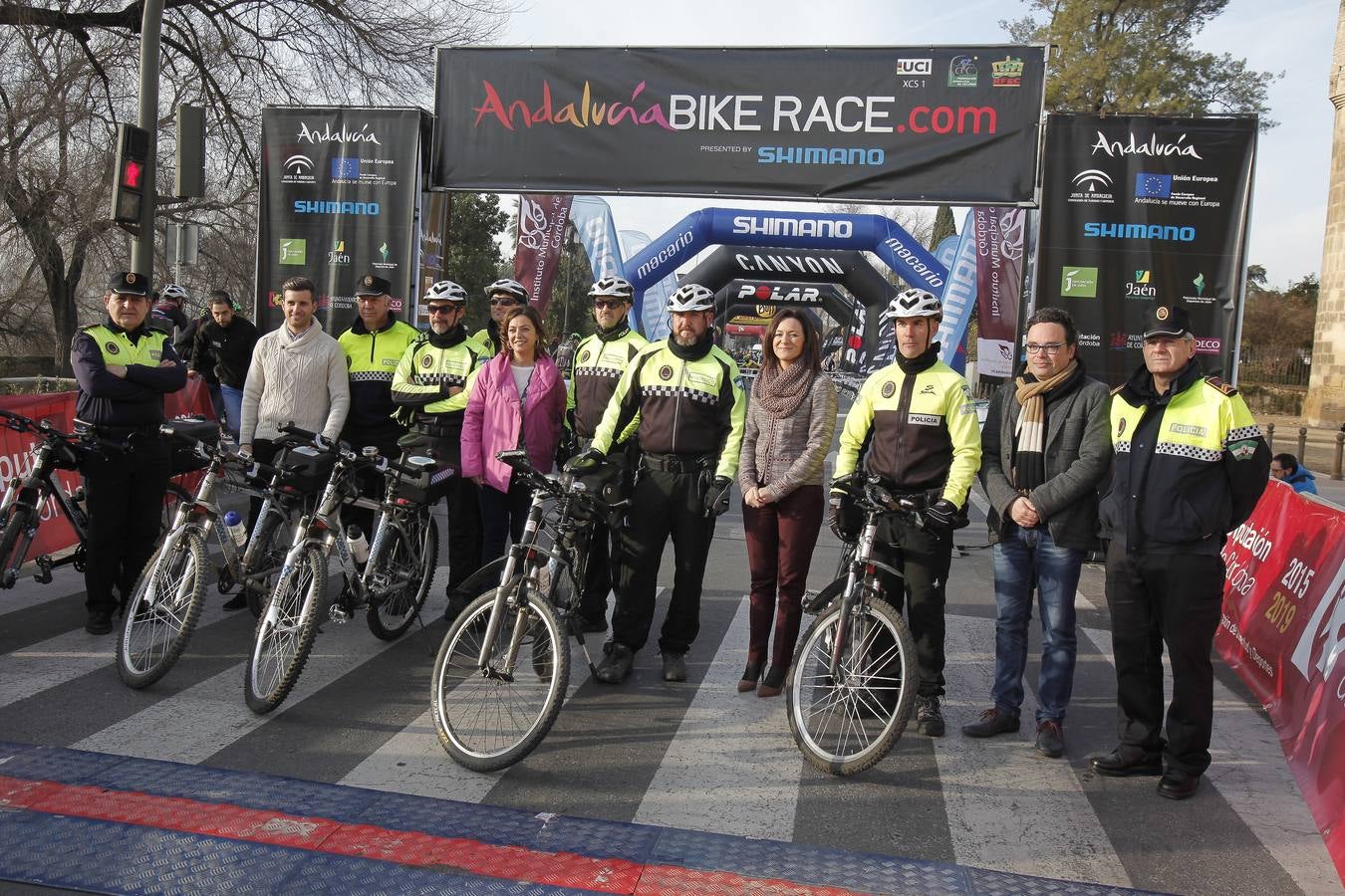 Cambio de líderes. Alban Lakata y Kristian Hynek, del Topeak Ergon, han conseguido la victoria y la primera posición en la general