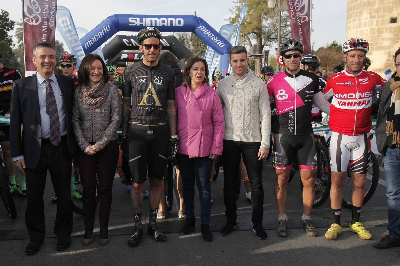 Cambio de líderes. Alban Lakata y Kristian Hynek, del Topeak Ergon, han conseguido la victoria y la primera posición en la general