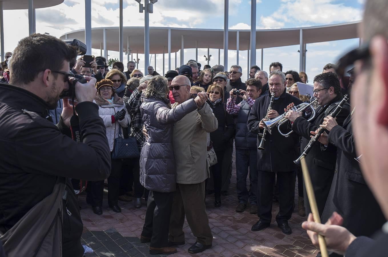 El nuevo Paseo de la Ría de Huelva se inauguró este 27 de febrero, en la jornada previa a la celebración del Día de Andalucía