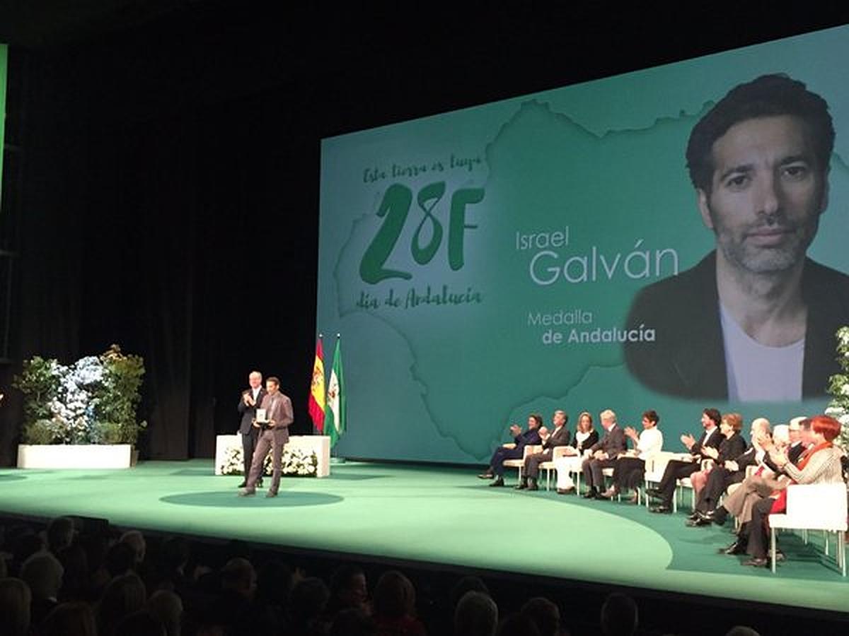 El bailaor y coreógrafo sevillano @Israel_Glv recibe la Medalla de Andalucía