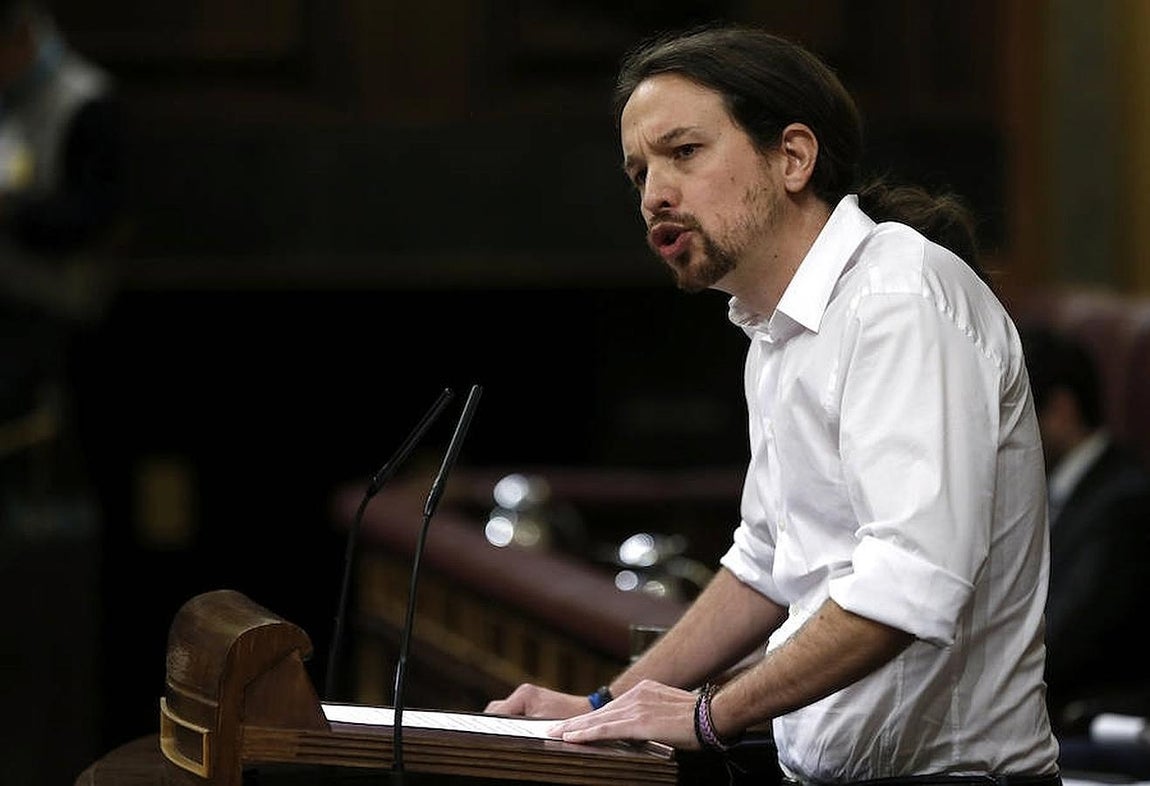 Las imágenes más destacadas de la segunda jornada de la Investidura de Sánchez. El segundo portavoz en intervenir ha sido Pablo Iglesias, secretario general de Podemos, cuyo tono también ha sido muy duro hacia el líder socialista