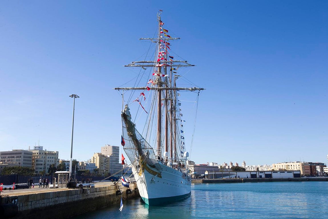 El buque escuela Juan Sebastián de Elcano, en Cádiz