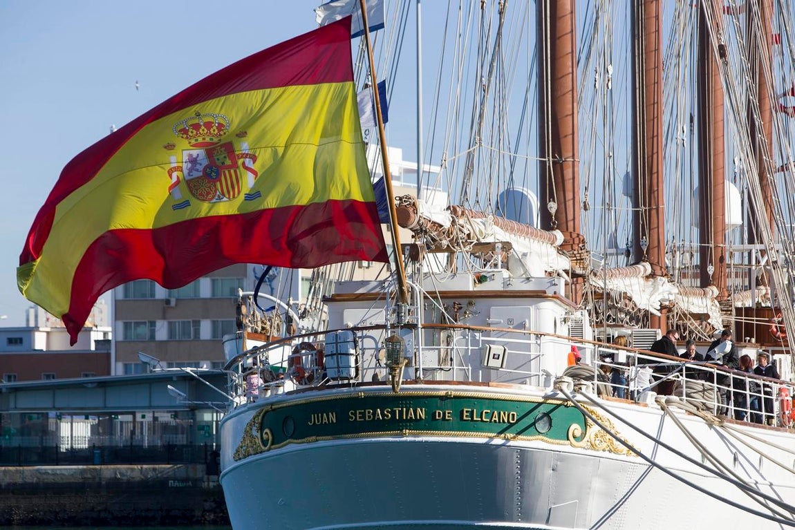 El buque escuela Juan Sebastián de Elcano, en Cádiz