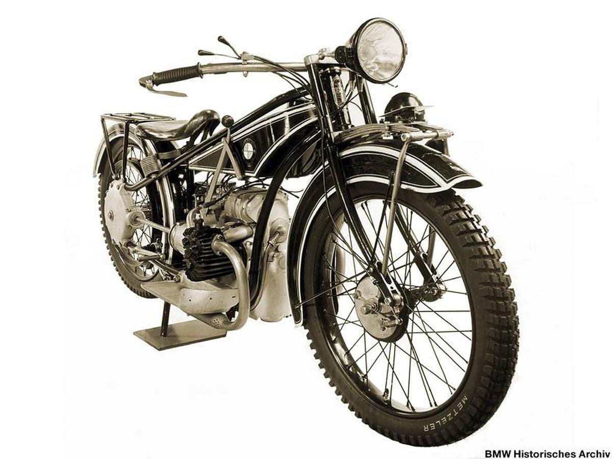 Primera motocicleta R32 de 1923