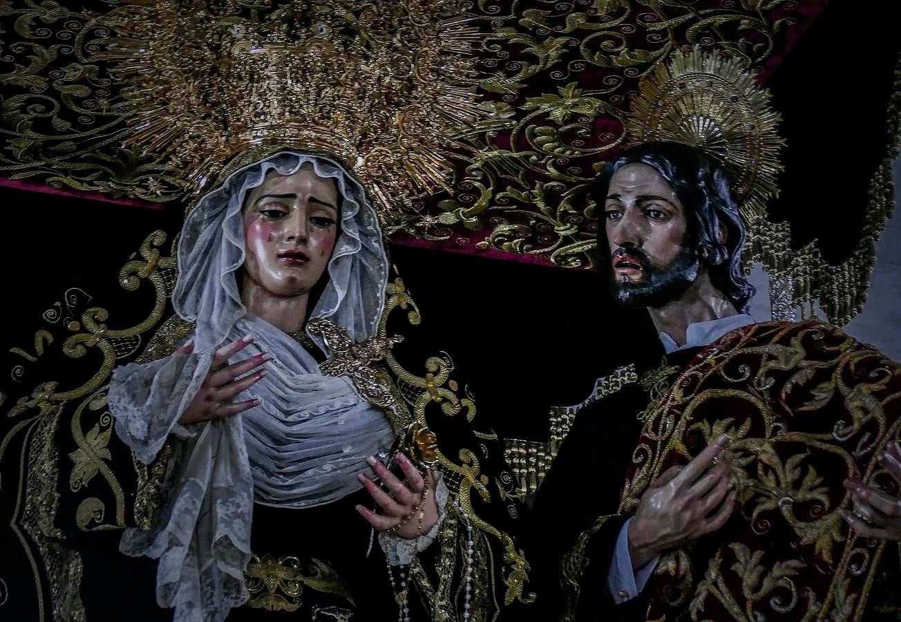 La Virgen de Gracia y Amparo ya está en su palio acompañada de San Juan