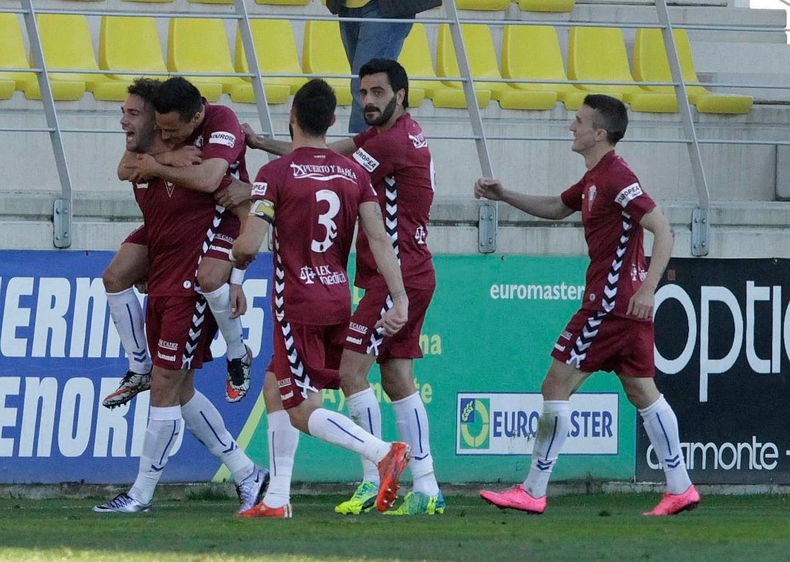 Imágenes del partido San Roque Lepe -Cádiz CF (1-3)