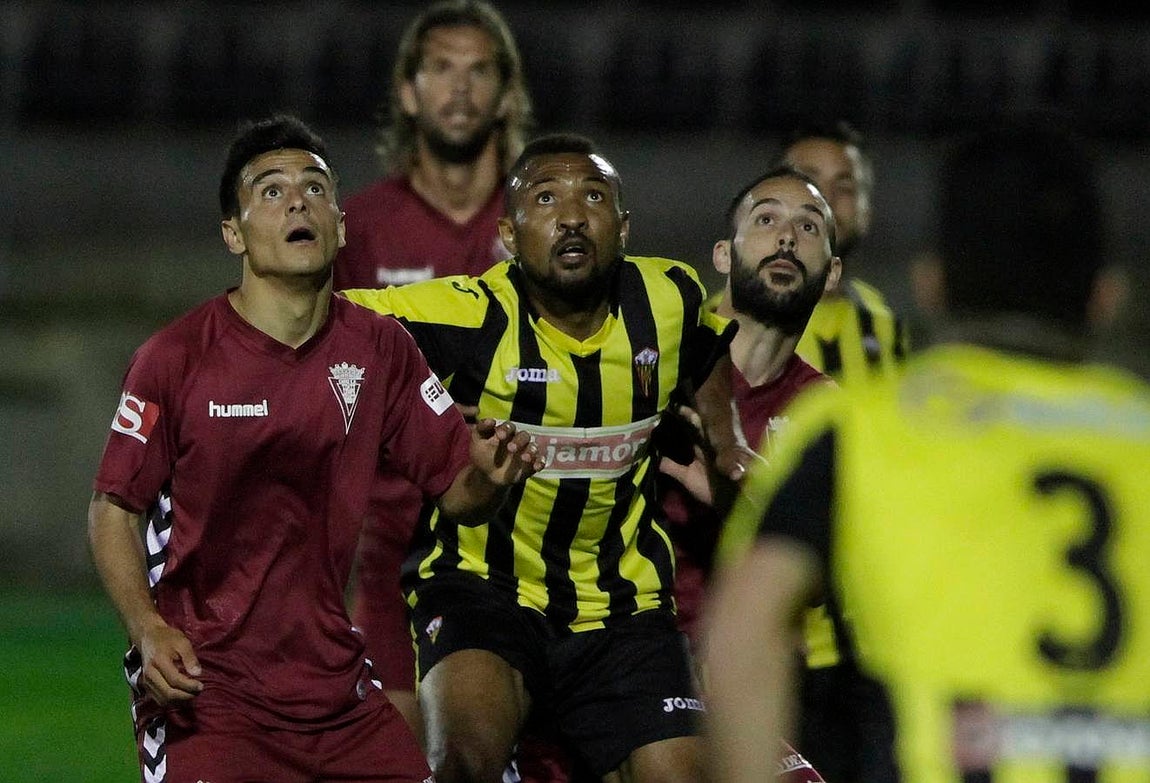 Imágenes del partido San Roque Lepe -Cádiz CF (1-3)