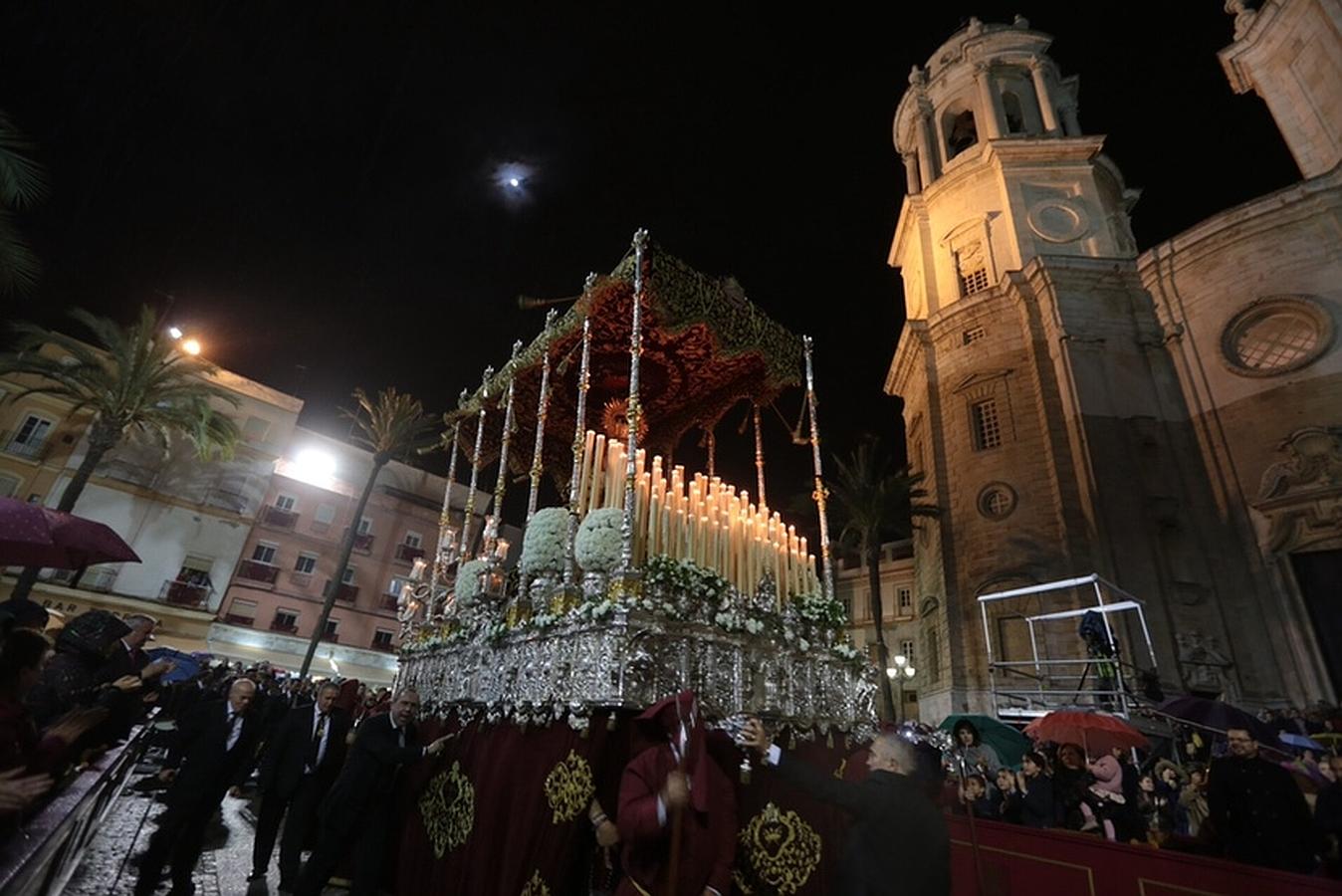 Fotos: Humildad y Paciencia en el Domingo de Ramos. Semana Santa en Cádiz 2016