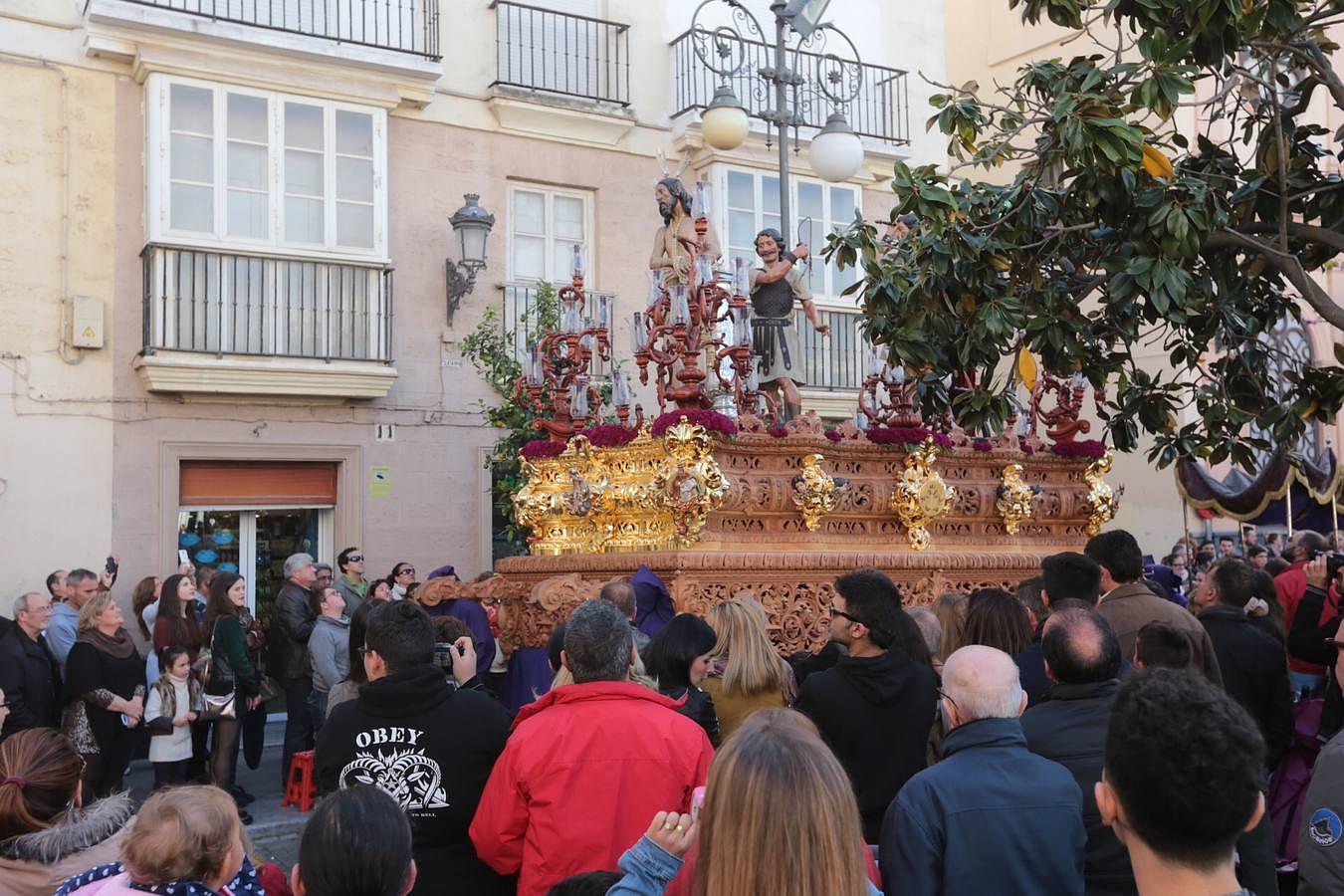 La Columna el Martes Santo en Cádiz. Semana Santa 2016