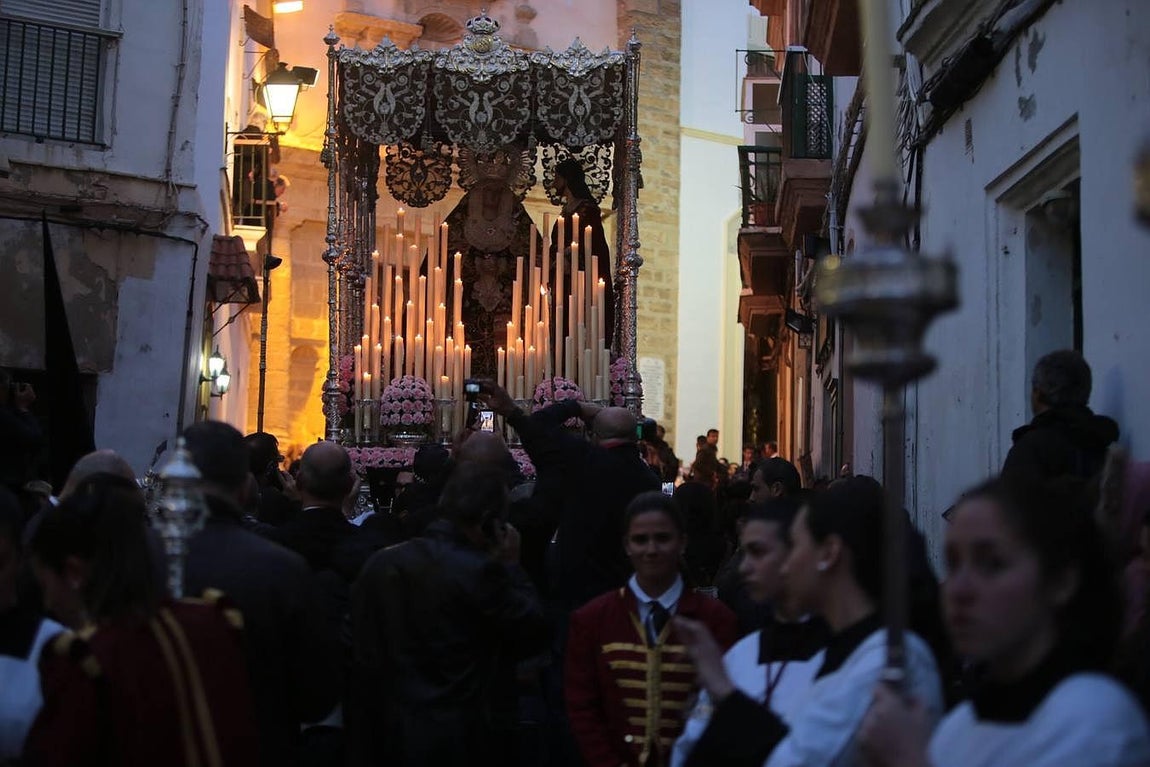 Las imágenes del Martes Santo en Cádiz