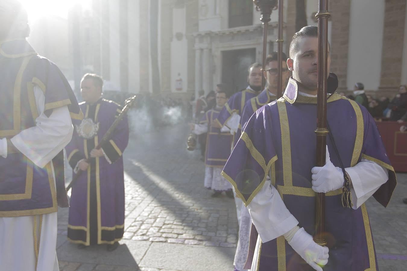 Fotos: Piedad el Martes Santo en Cádiz. Semana Santa 2016