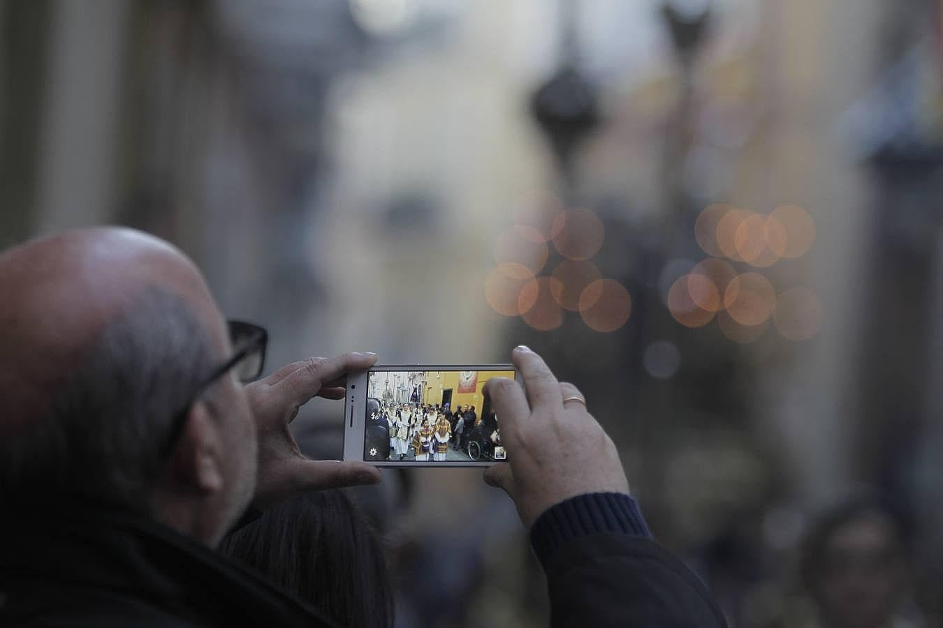 Jueves Santo en Cádiz: las fotos de la Hermandad de Afligidos