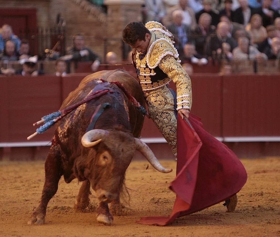 El romance de José María Manzanares con Sevilla, foto a foto