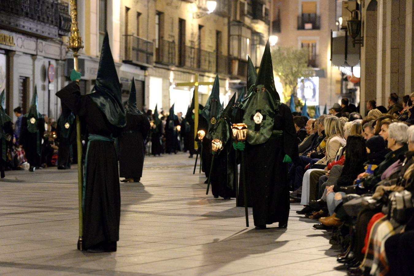 Los cinco pasos del Jueves Santo toledano, en imágenes,