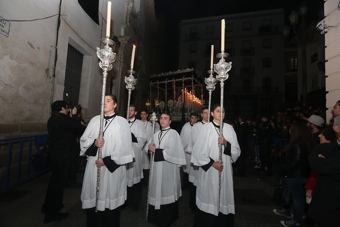 Fotos: Buena Muerte el Viernes Santo en Cádiz. Semana Santa 2016