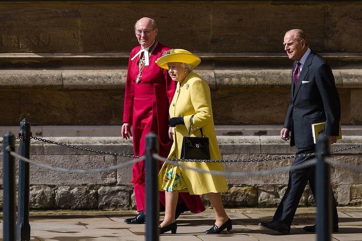Isabel ha sido de las más aclamadas por llevar un vestido tan colorido.. 