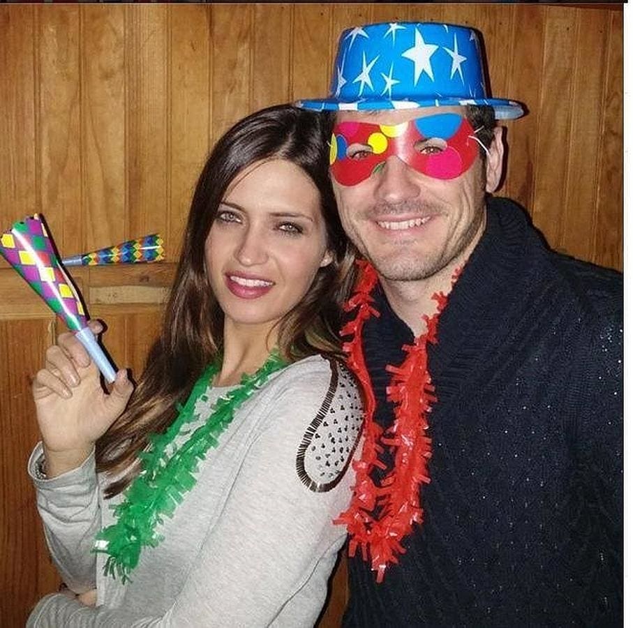 La pareja, muy festiva, celebra la llegada del 2015. 